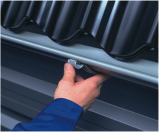 Pultdach Metall Dachrinnensets mit Metall-Fallrohren